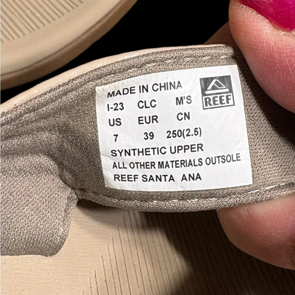 Reef-NWOT Santa Ana Men's Flip Flop Sandals size 7 or women’s 8.5. New w/o tags!
